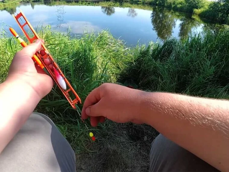 Карась бере ледь помітно? Перебудуйте огрузку поплавка для холодної води