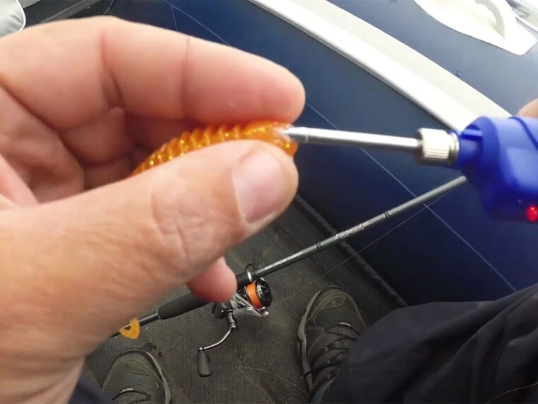 Як відновити порваний силікон за 10 секунд: ремонт приманки прямо на водоймі